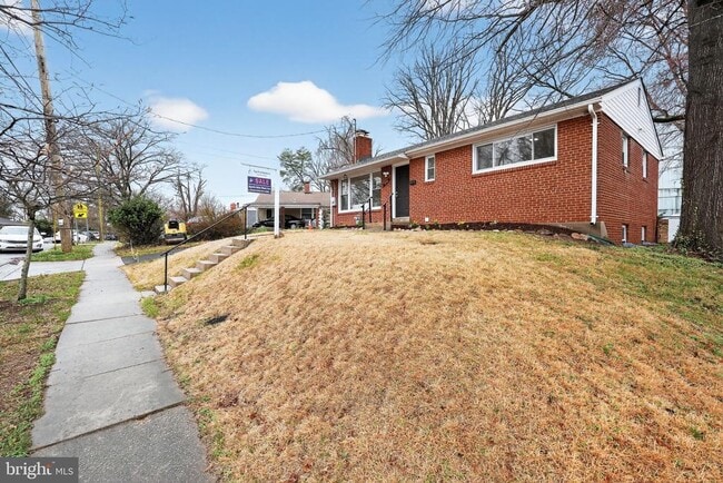 Photo - 1608 Elson St