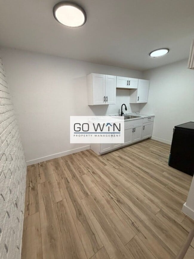 Building Photo - 54 W Southern Ave Unit A