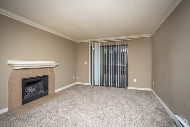 2BR, 2BA - 769SF