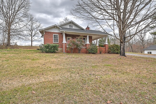 6456 Blue Springs Pkwy - 6456 Blue Springs Pkwy House