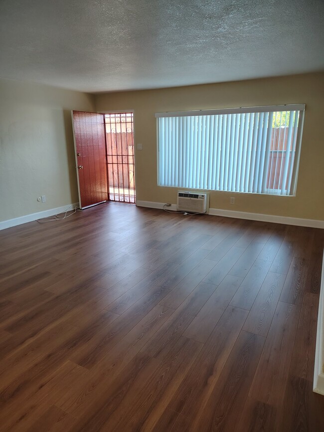 Photo - 6742 Western Ave Unidad 4
