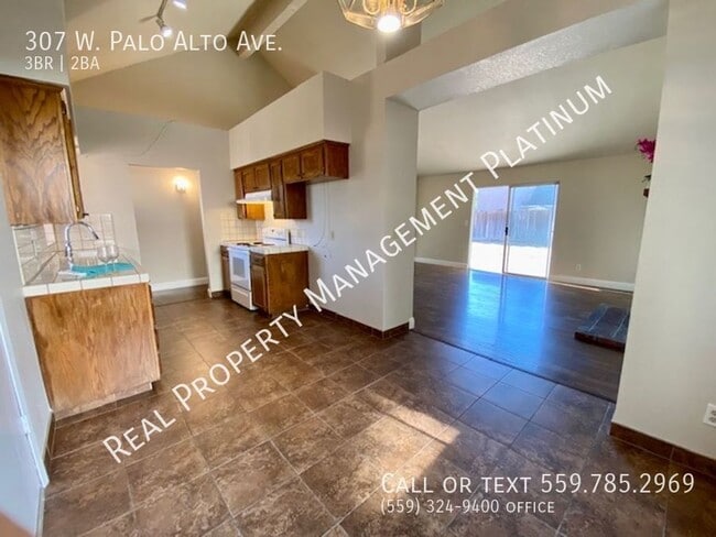 Photo - 307 W Palo Alto Ave