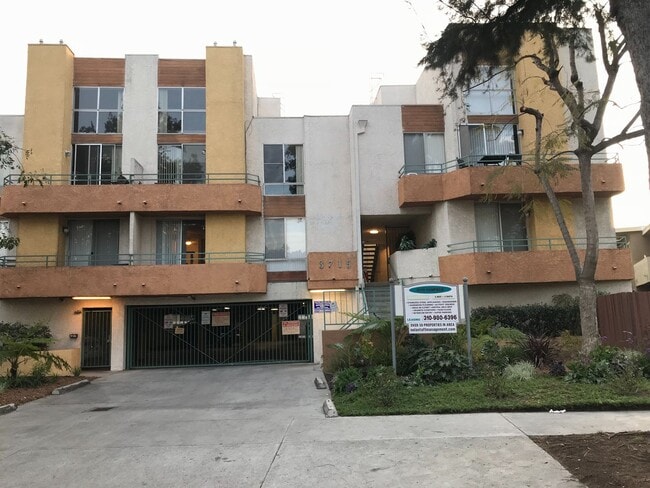 Building Photo - 3715 S Canfield Ave