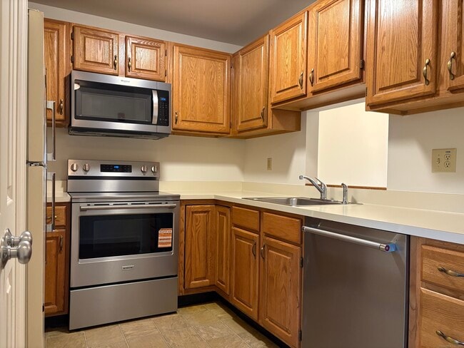 Photo - 79 Danbury Rd