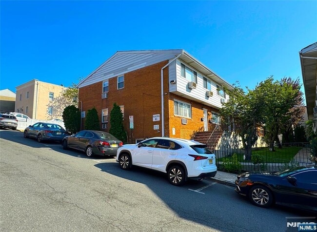 Photo - 1460 68th St Unidad A