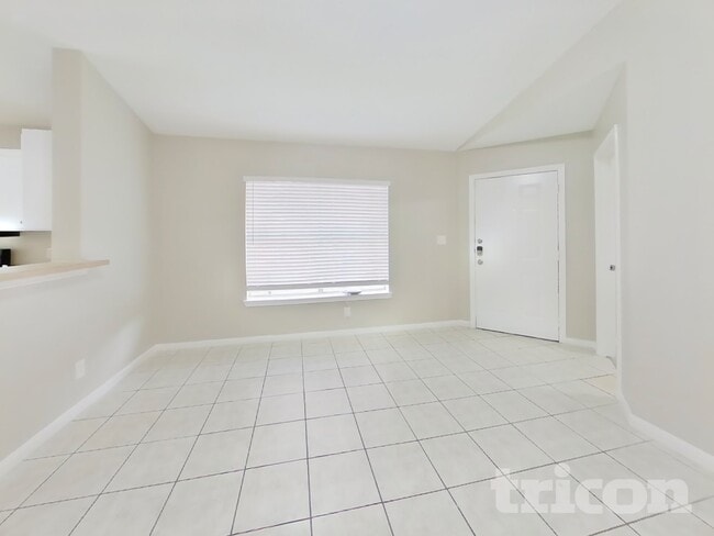 Photo - 3234 Kelling St