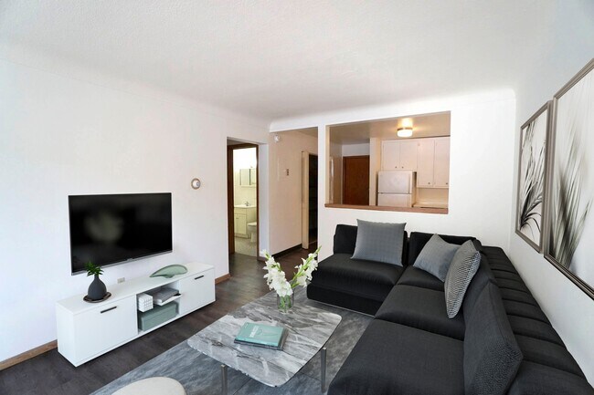 Photo - English Conway Place