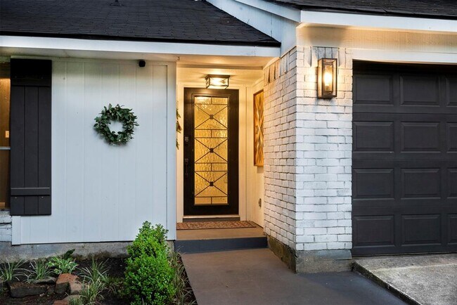 Photo - 20 Yewleaf Rd