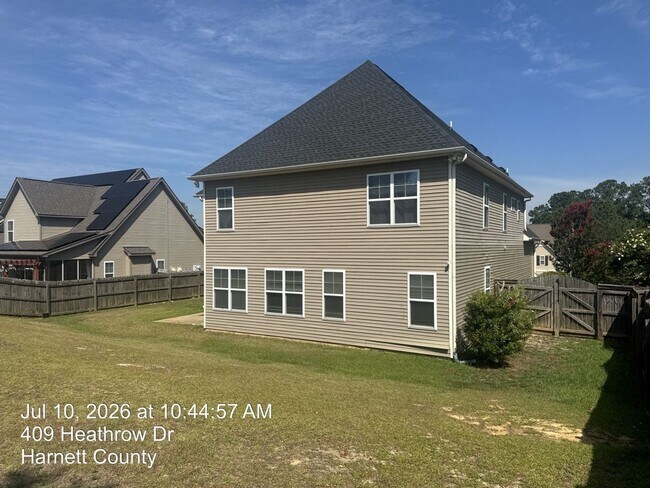 Photo - 394 Heathrow Drive