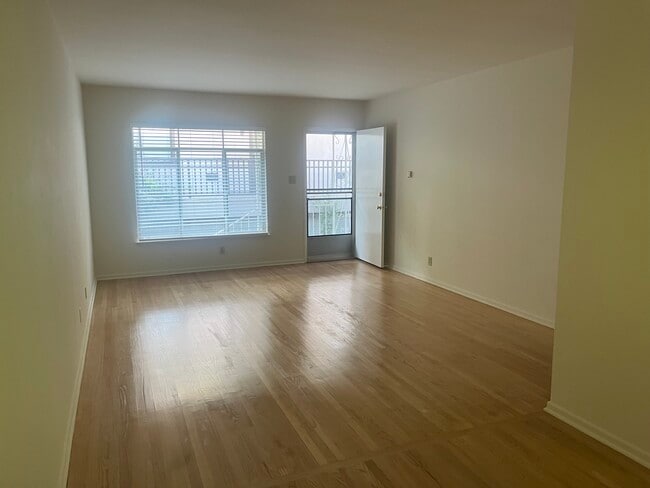 2258 1/2 Del Mar Rd