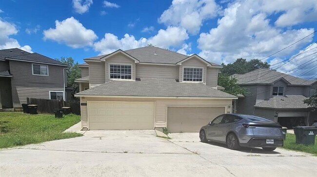 Building Photo - 844-846-846 Sagewood Trail