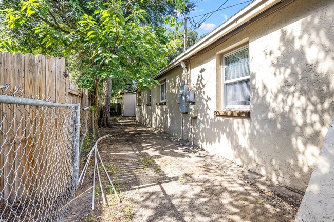 Photo - 3721 E Clifton St Unit SI ID1343014P