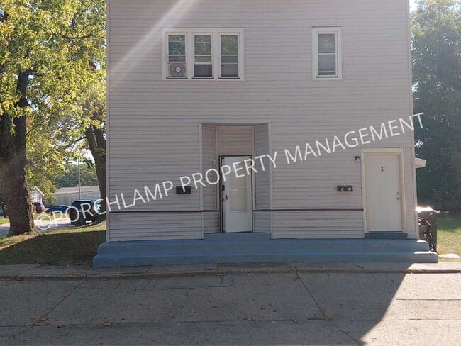 Building Photo - 463 Catawba Ave Unit #1