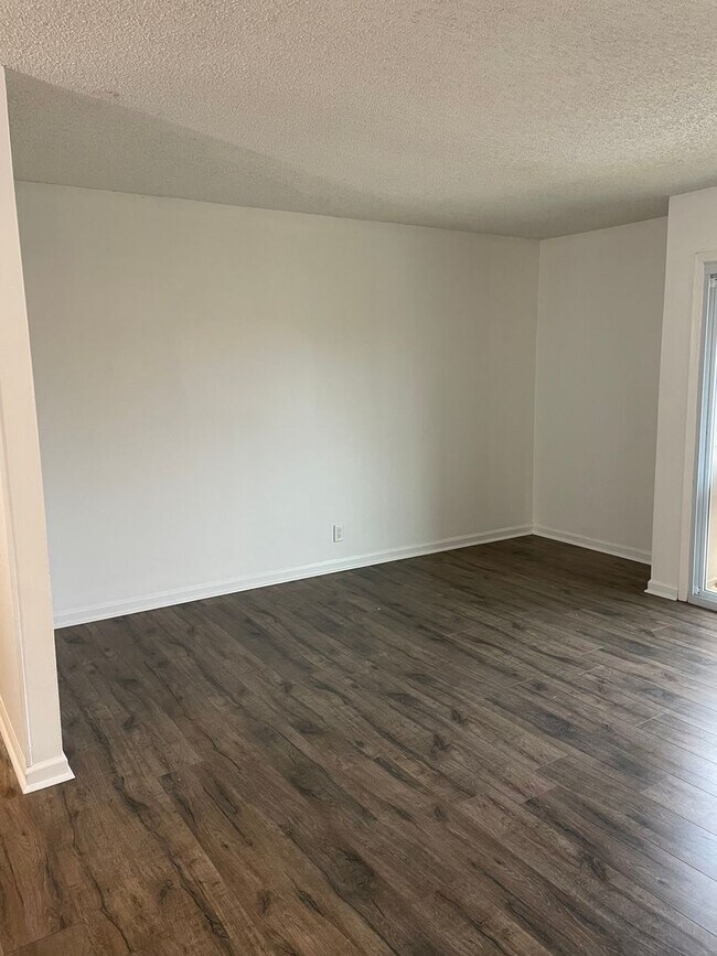 Photo - Awesome 2 Bedroom Condo Near the River! Unit C39