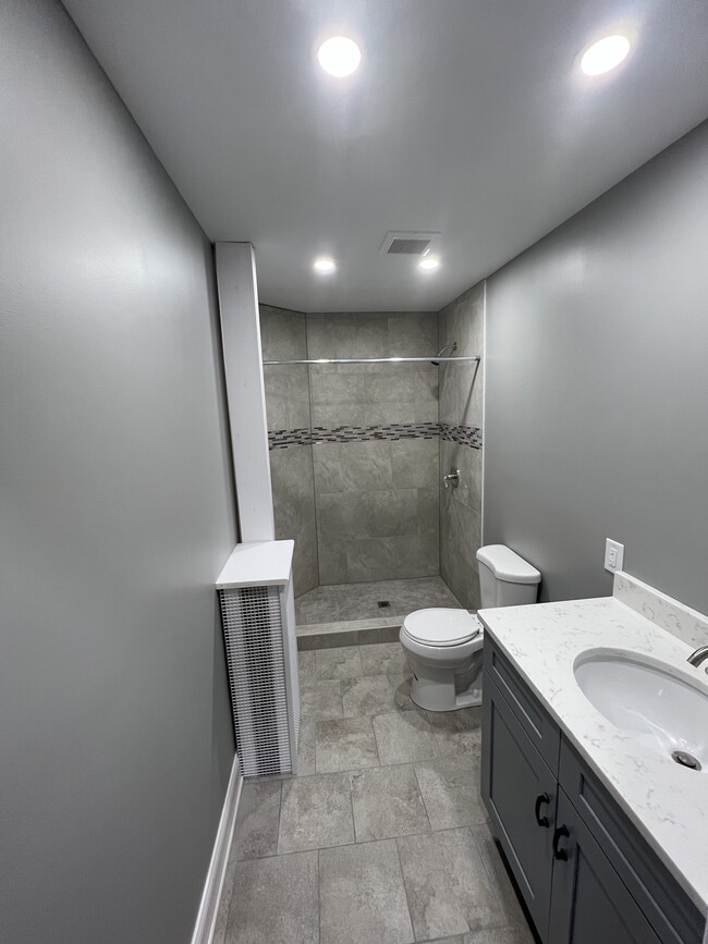 Building Photo - 3240 W Polk St Unit 1