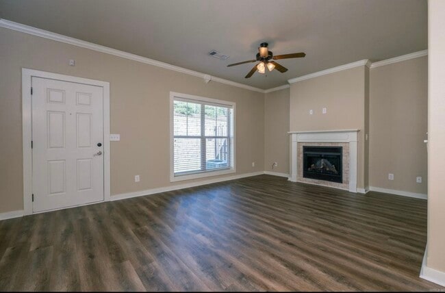 Photo - 102 Venezia Ln