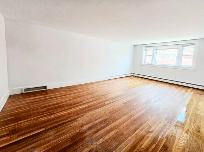 Photo - 317 Saint Paul St Unidad B