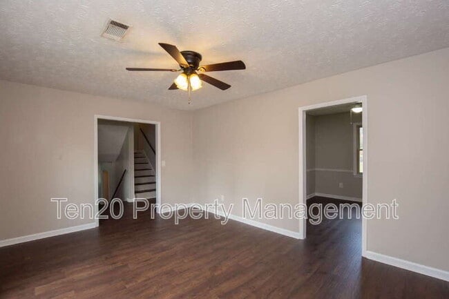 Photo - 4827 Sequoia Dr