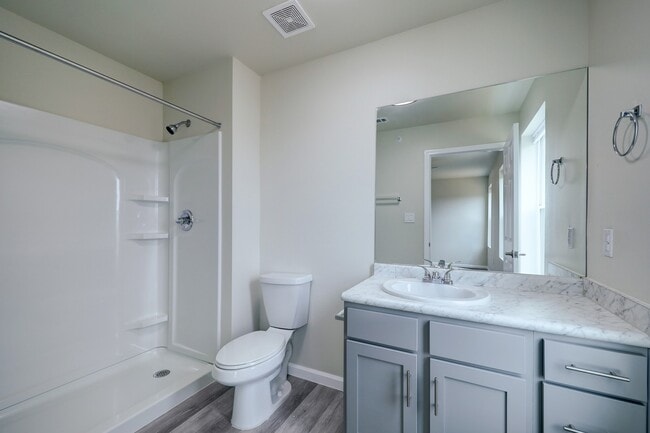 Photo - 155 Plez Morgan Dr Unidad 6C