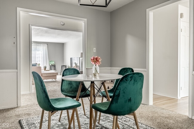 Photo - 6503 Park Central Way Unidad B