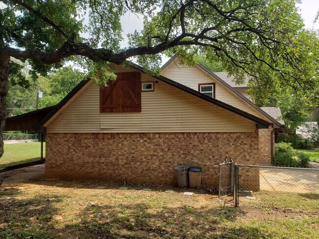501 Atkerson Ln