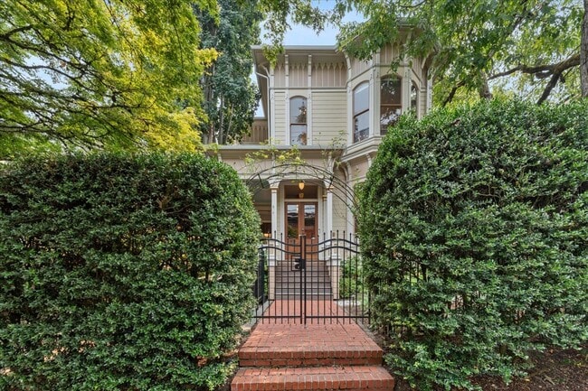 Photo - 2234 NW Johnson St