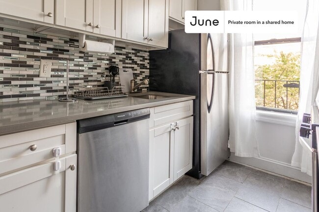 Photo - Room in Shared 4 bed/1 bath home Unit B