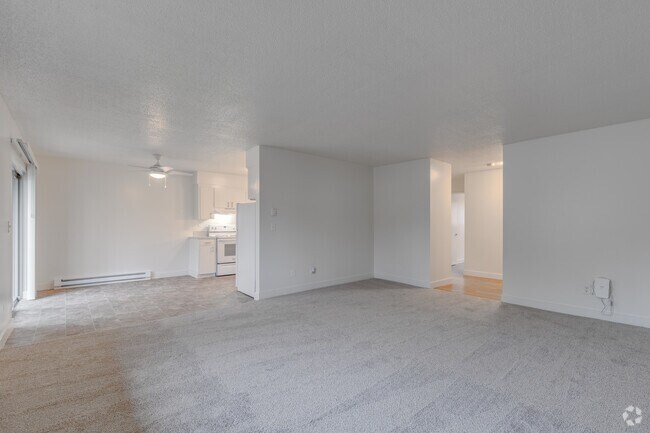 2BR, 1BA - 977SF - Living Room