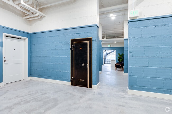 Hallway Lounge
