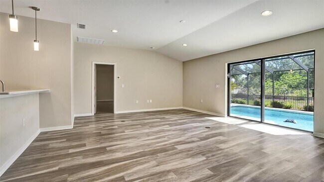 Photo - 246 Cove At Eagle Lake Cir