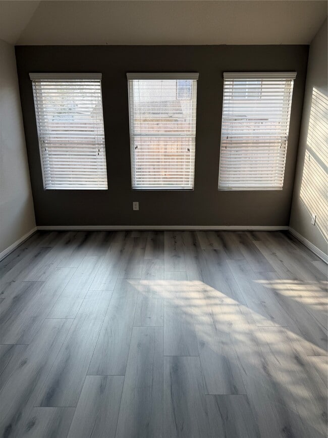 Photo - 3411 Apple Dale Dr