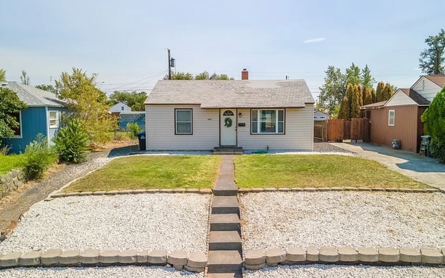 Building Photo - 3 Bed 1 Bath Home In Knolls Vista Area!!