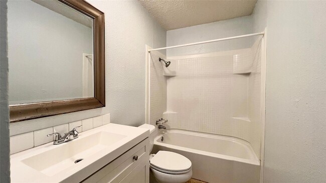 Photo - 8811 Pineridge Dr Unidad B