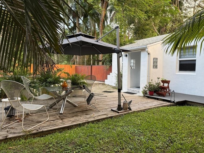 Photo - 396 NE 152nd St