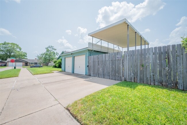 Photo - 9202 Benning Dr