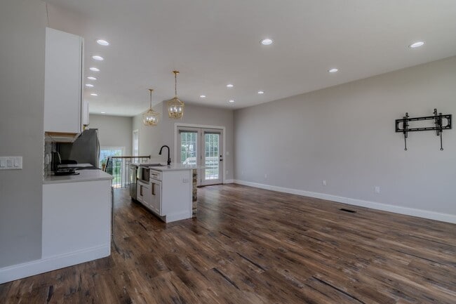 Photo - Rent the Dream – Stylish 4-Bedroom Home!