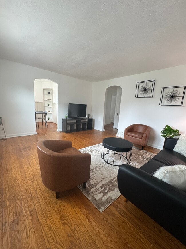 Building Photo - 3410 Cleveland Ct Unit 3