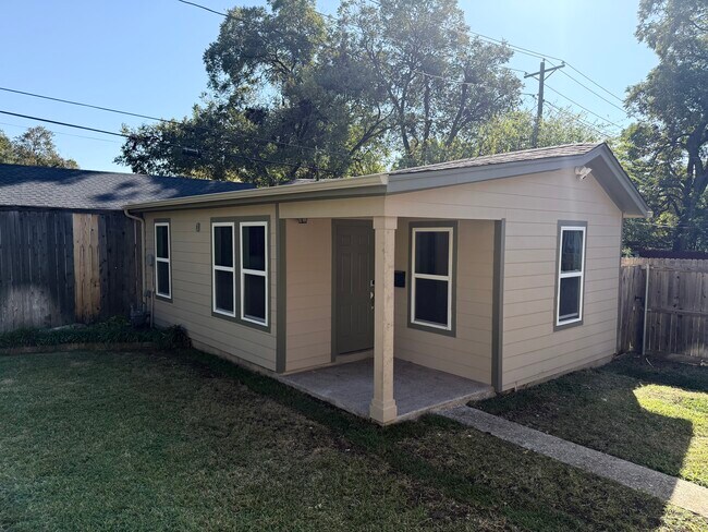 Apartamento independiente - 3229 Odessa Ave Unidad Detached Apartment