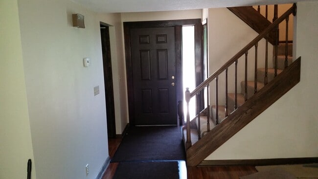 View Fam LM to Front door - 24180 Woodridge Cir