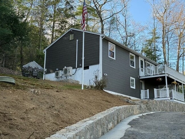 89 Westwood Dr Unit 2-1