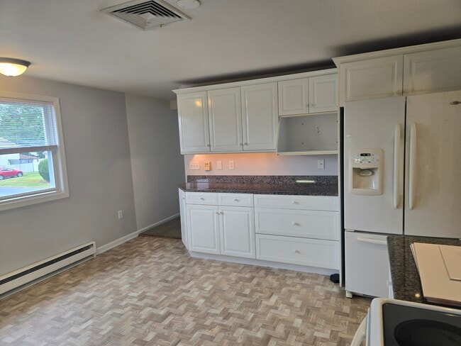 Kitchen - 302 Bonair Ave Unit 302 Bonair