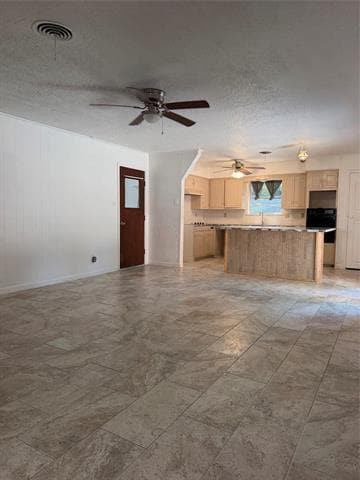 Photo - 2406 Broadview St