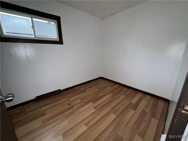 Photo - 108 Schutrum St