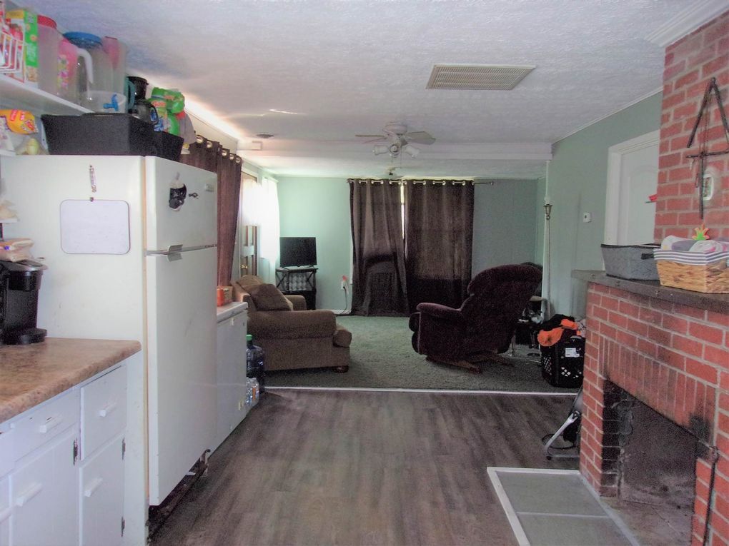 Photo - 5925 E 200 N