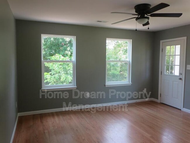Photo - 324 2nd St