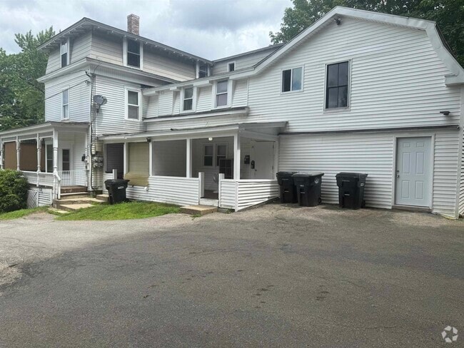 Building Photo - 31 Pleasant St Unit 1 Rental