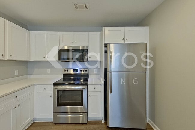 156 Cottage Grove Rd