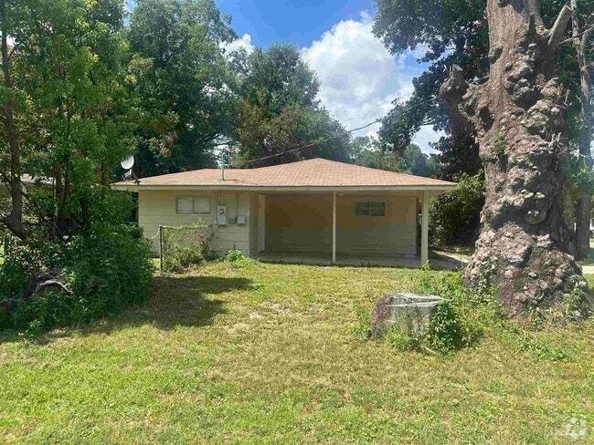 Building Photo - 1703 Larry Ave Rental