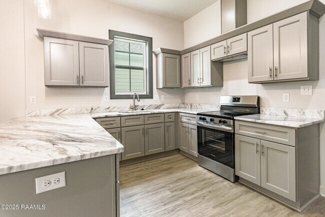 Photo - 134 Banister Ct