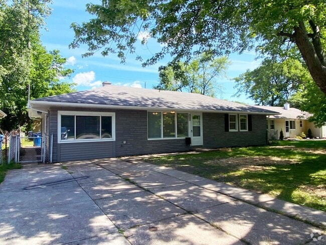 Building Photo - 3 Bed - 1 Bath Colonial for Rent in Parma ... Rental